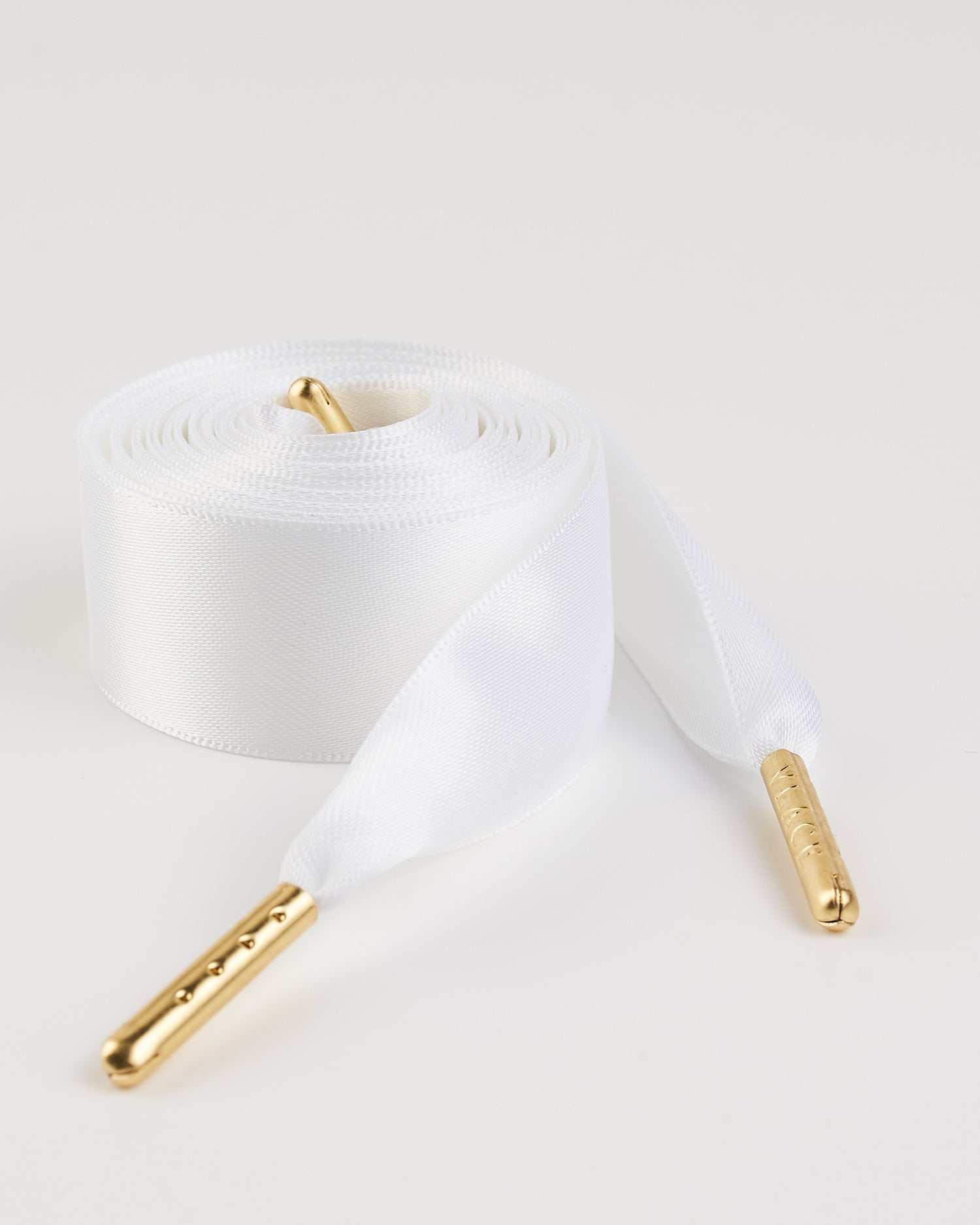 VLACE satin laces white