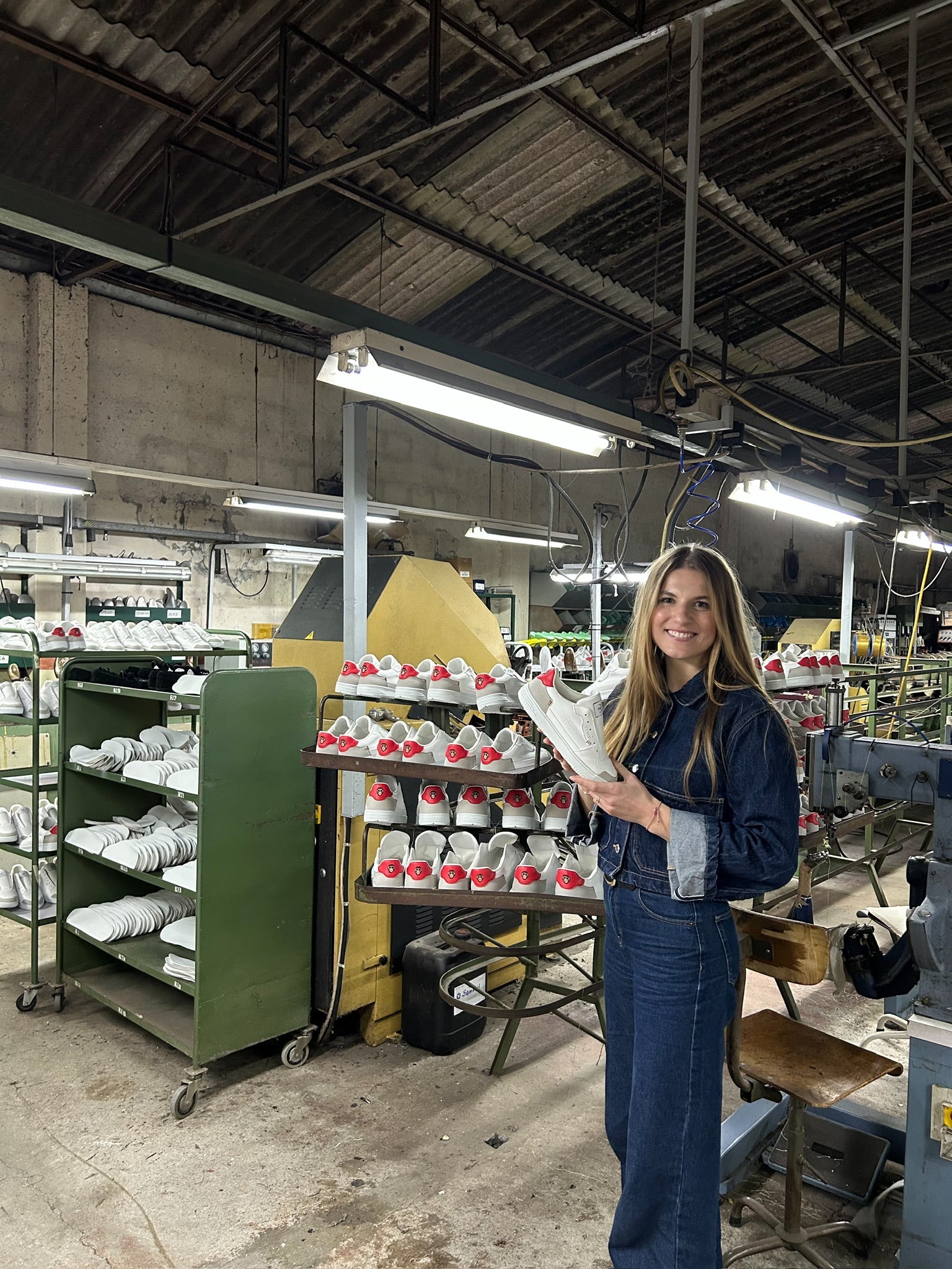 Violas beim produzenten in Portugal mit VLACE sneaker