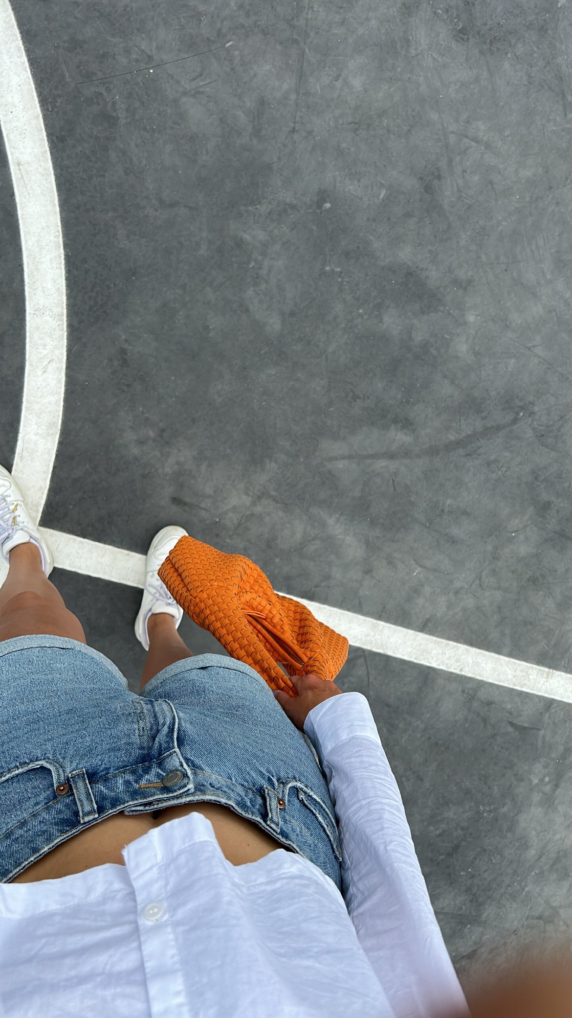 Color Pop Sneaker in Capsule Look kombiniert