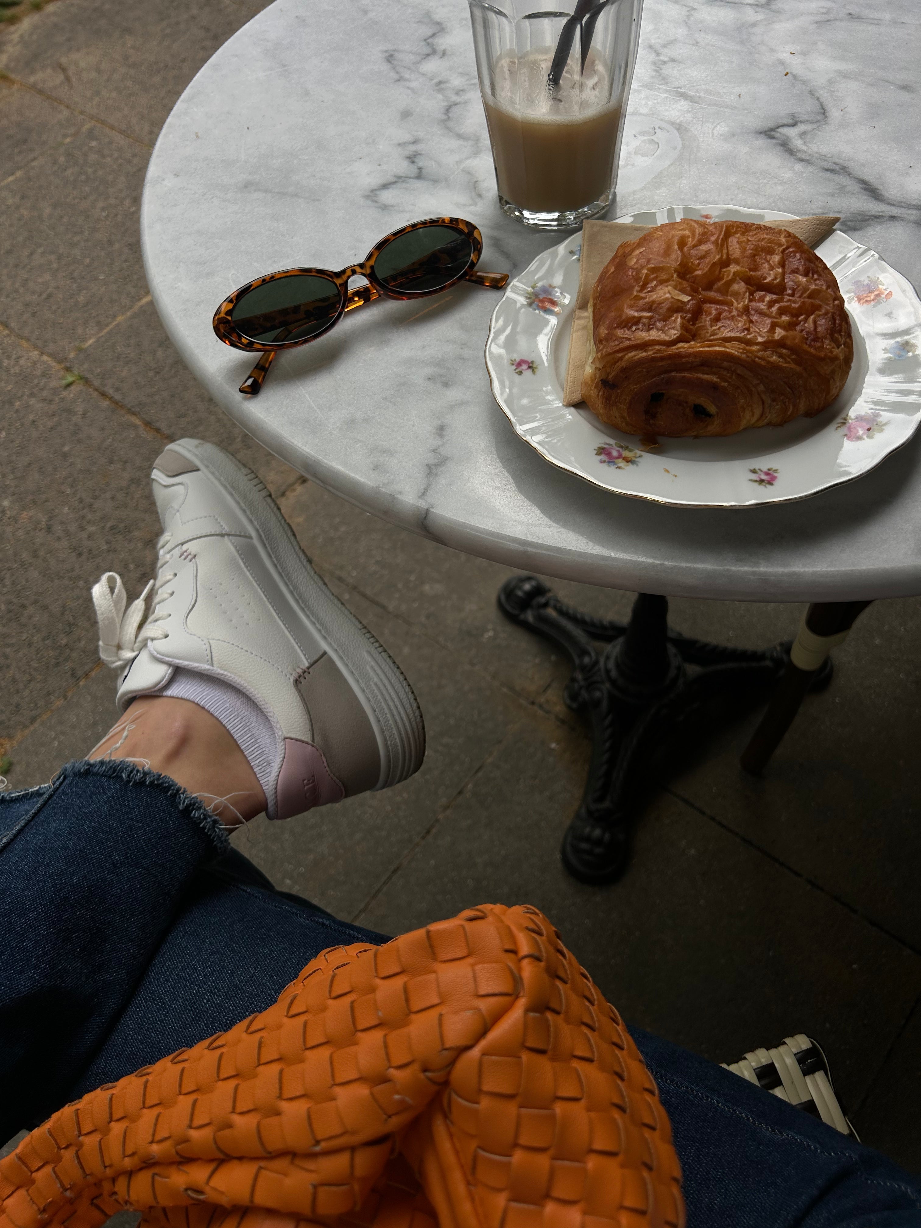 VLACE Rose im Parklook 