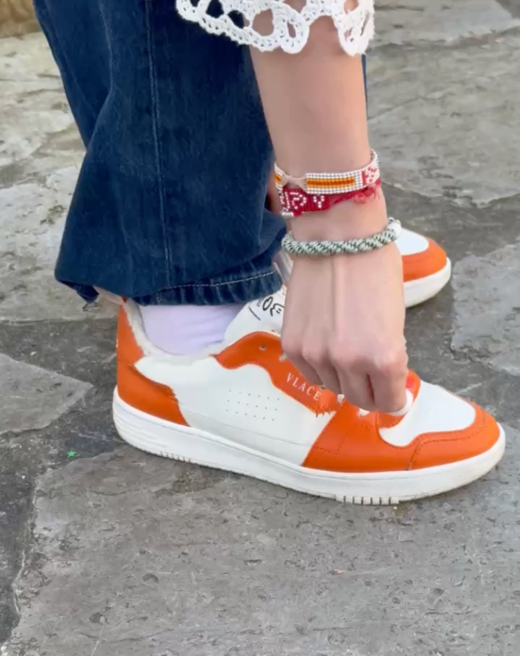 Obstleder Sneaker sanft reinigen mit Mikrofasertuch